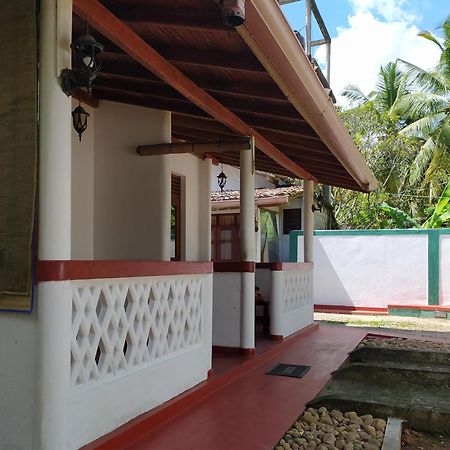 River Side Holiday Inn Weligama Exterior photo