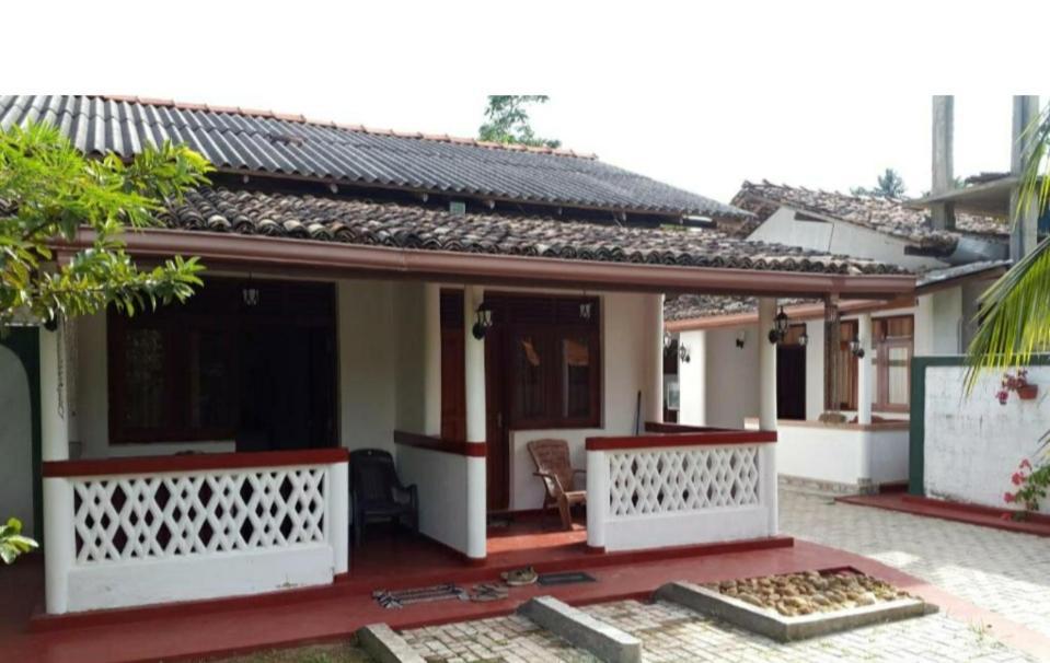 River Side Holiday Inn Weligama Exterior photo